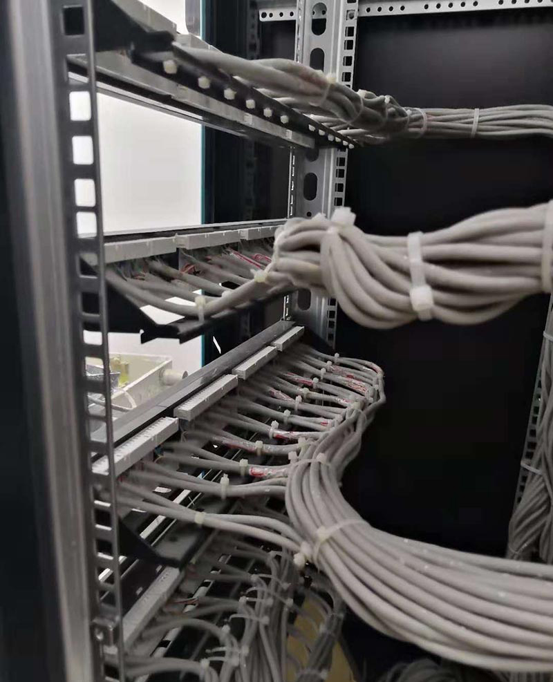 紫東創(chuàng)意園辦公室弱電調(diào)試安裝工程結束